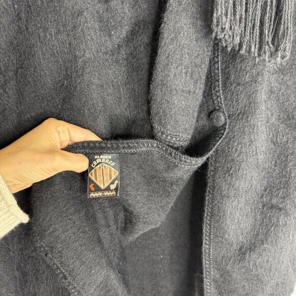 100% alpaca poncho women One Size Built In Scarf Button Down Black Made In Peru - Picture 2 of 7